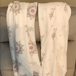 Aden & Anais ‘For the Birds’ Muslin Swaddles